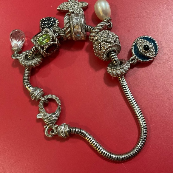 Judith Ripka: 8 cubic zirconia charms on a sterling silver (925) bracelet. - Picture 5 of 6
